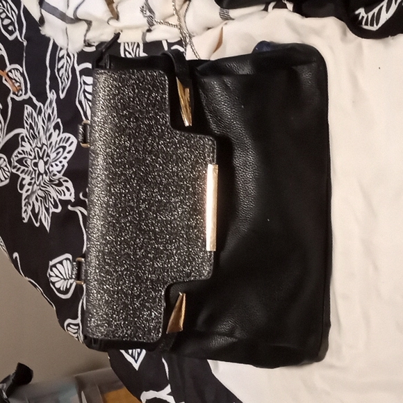 Purse - Picture 2 of 5